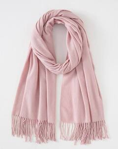 Winter Lifestyle Tips: सर्दियों में रहना है एकदम फिट और फाइन तो अपने बैग में जरूर कैरी करें ये 7 चीजें