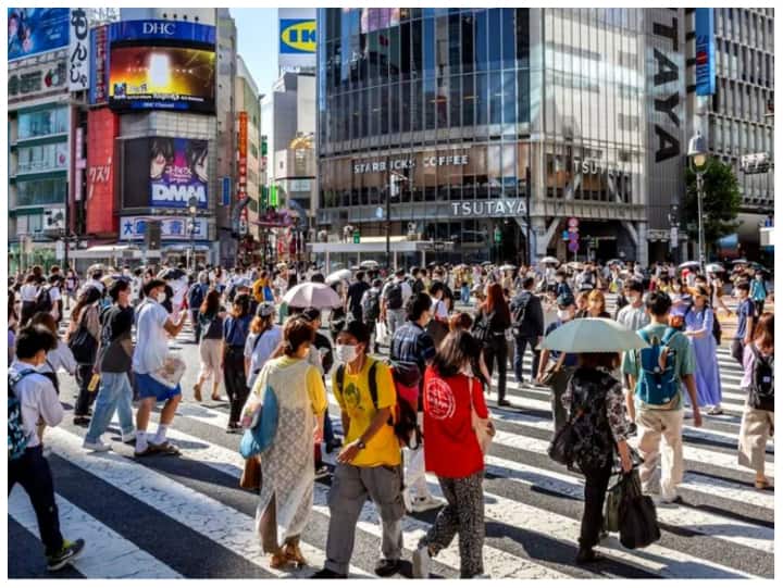 जापान: ऐसे क्यों पैदा हुए हालात, टोक्यो से बाहर जाने के लिए सरकार को ऑफर करना पड़ रहा है 6 लाख रुपये Why is Japan offering money to its own countrymen to move out of Tokyo abpp जापान: ऐसे क्यों पैदा हुए हालात, टोक्यो से बाहर जाने के लिए सरकार को ऑफर करना पड़ रहा है 6 लाख रुपये