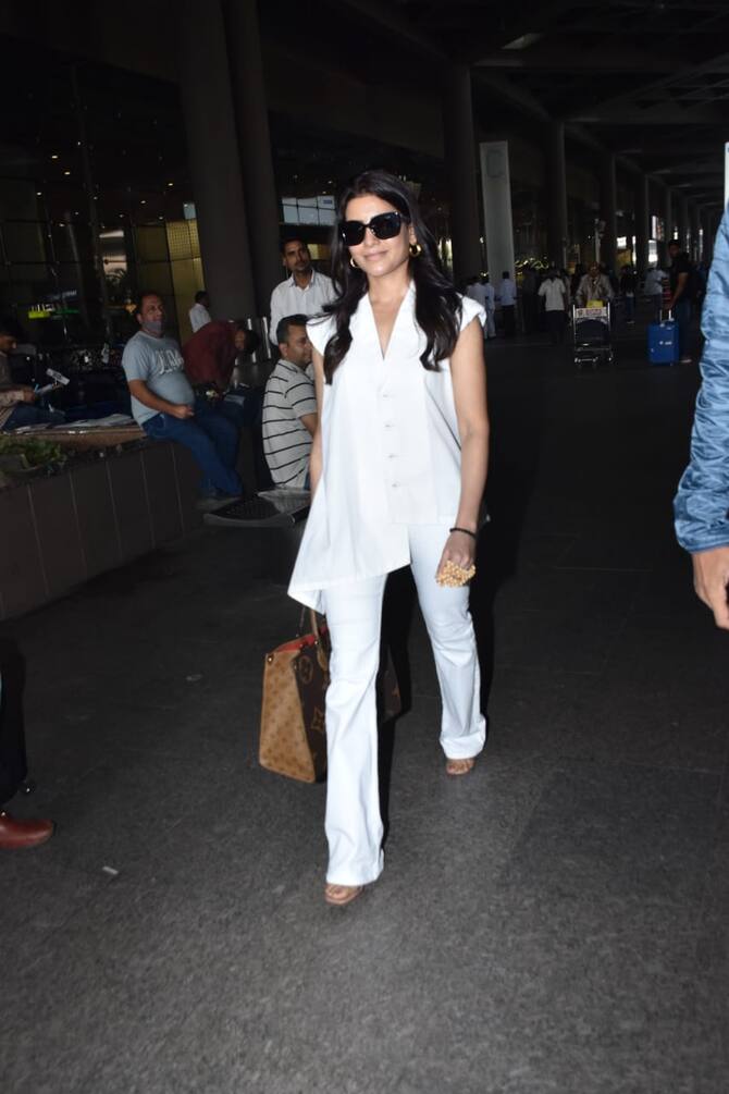 Samantha Ruth Prabhu styles a monotone outfit with classy Rs 2 lakh bag at  airport. See pics - India Today