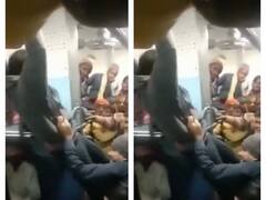 Viral Video: டிக்கெட் இல்லாமல் ரயிலில் பயணித்த பயணி; இழுத்து போட்டு மிதித்த டிக்கெட் பரிசோதகர்கள்..!