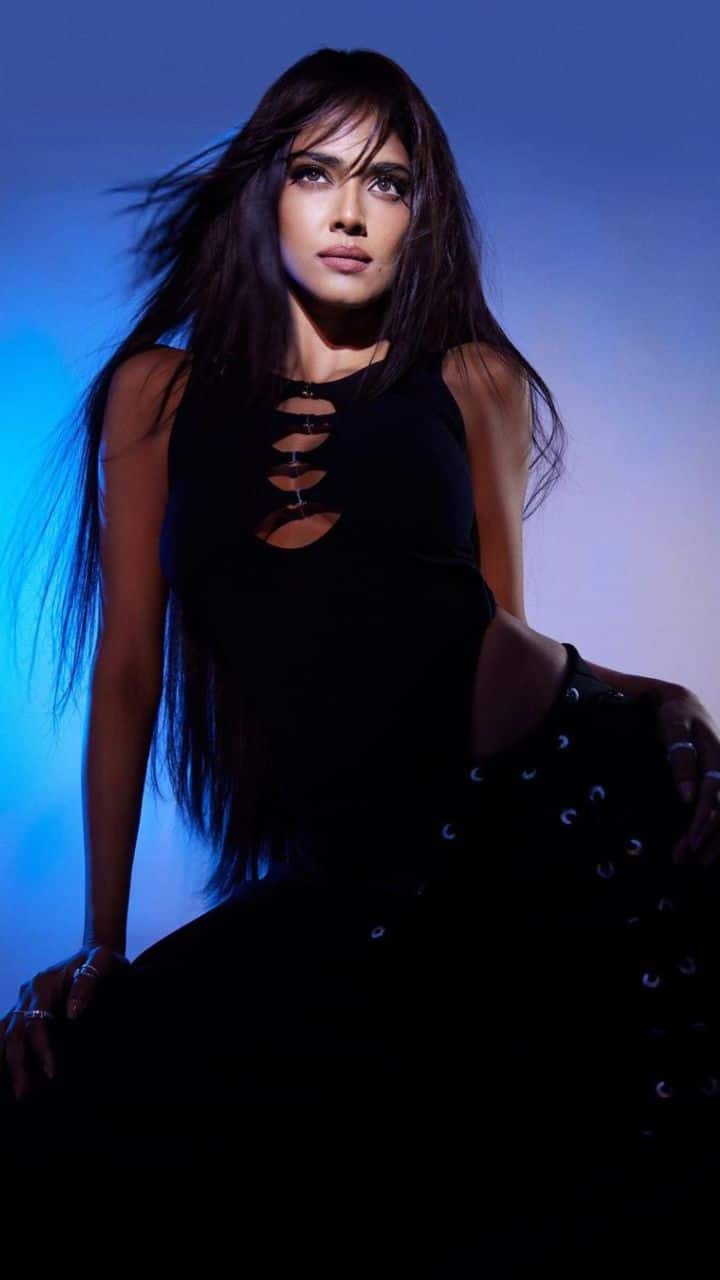 இதுவரை தமிழ், கன்னடம், மலையாள படங்களில் நடித்துள்ளார்