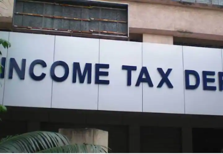 धनबाद में आयकर विभाग की बड़ी कार्रवाई, उद्योपति शम्भू अग्रवाल के 14 ठिकानों पर आयकर का सर्वे