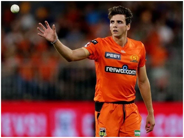 ఐపీఎల్‌కు ముందు ముంబైకి మరో షాక్ - గాయం పాలైన స్టార్ బౌలర్!