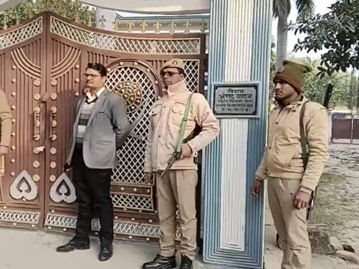 Azamgarh Uttar Pradesh Police attached property of Angad Yadav minister in BSP government Gangster Act ANN Azamgarh News: BSP सरकार में मंत्री रहे अंगद यादव के खिलाफ एक्शन, गैंगस्टर मामले में संपत्ति कुर्क
