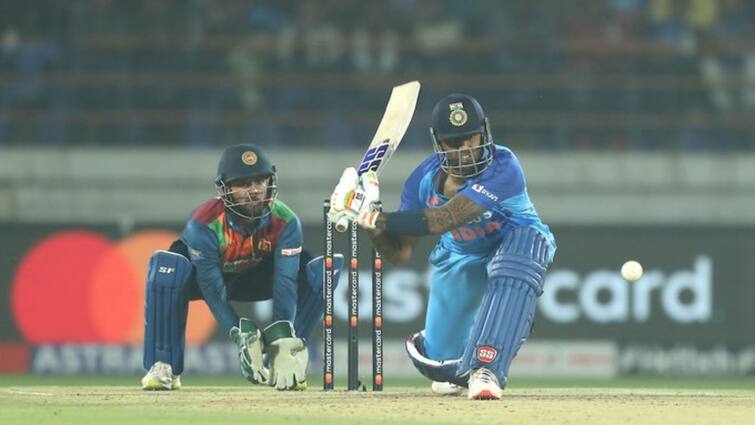 IND vs SL T20: Suryakumar Yadav scores third century in T20I leaves behind KL Rahul and Babar Azam IND vs SL T20: સૂર્યકુમાર યાદવે બાબર આઝમ અને કેએલ રાહુલને પાછળ છોડ્યા, ટી-20 ક્રિકેટમાં ફટકારી ત્રીજી સદી