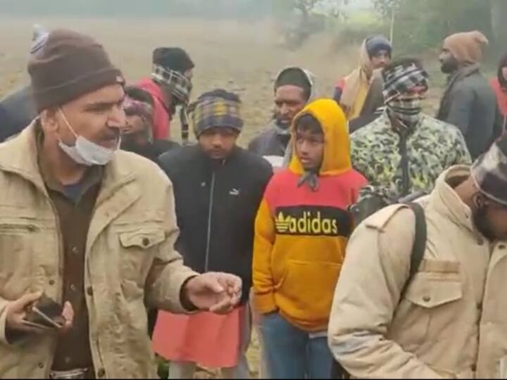 Bareilly Uttar Pradesh Murder Dead body thrown in field killing young man police engaged in investigation ANN Bareilly News: बरेली में इलेक्ट्रीशियन की धारदार हथियार से गला रेतकर हत्या, खेत में पड़ा मिला शव