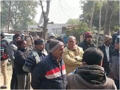 प्रतापगढ़: ट्रक से टकराने के बाद कार के उड़े परखच्चे, गवाही देने जा रहे पुलिस अधिकारी की मौत