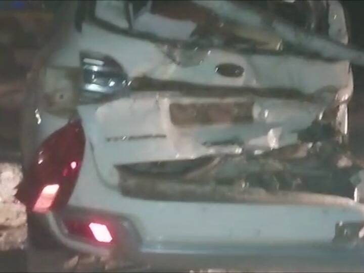 यानंतर टँकर पलटी झाला आणि चालक पळून गेला आहे. आमदार योगेश कदम यांच्या गाडीला धडक लागल्याने त्यांची गाडी त्यांच्या पुढे असलेल्या पोलीस गाडीवर धडकली. यामध्ये आमदार कदम यांच्या गाडीचे मागच्या बाजूचे नुकसान झाले आहे. या घटनेचा पोलीस अधिक तपास करत आहेत.