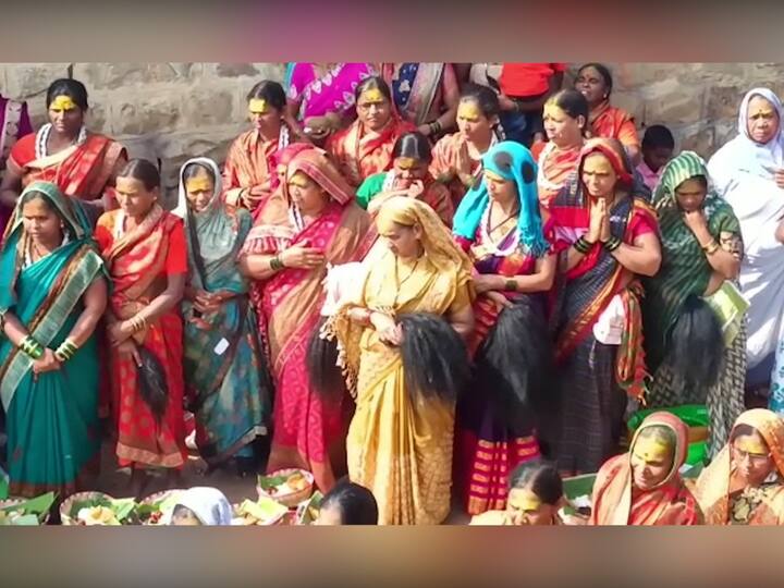 अनेक भक्तांनी तिथेच स्वयंपाक करून देवीला नैवेद्य दाखवला.