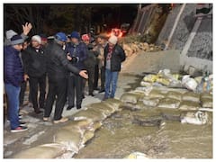 Joshimath Land Sinking: धंसती हुई सड़कें, दीवारों पर दरारें, देखिए जोशीमठ के संकटग्रस्त अस्तित्व की तस्वीरें