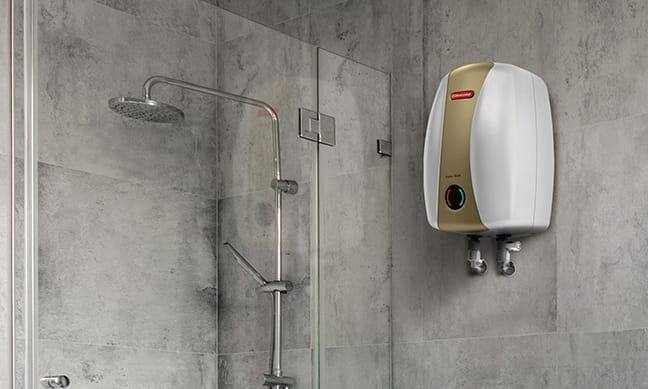 While Installing Geyser In Bathroom Take These Precautions Know Here |  ध्यान रहे! अगर बाथरूम में लगा है गीजर, तो यह चीज भी जरूर लगाएं... थोड़ा सा  लालच पड़ सकता है भारी!