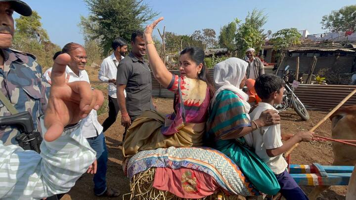 कधी महिलांसोबत दौड स्पर्धेत धावणे, कधी हॉटेलमध्ये जाऊन जिलेबी बनविणे तर कधी लहान मुलांसोबत क्रिकेट खेळणं..