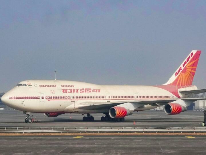 महिला पर पेशाब मामला: एयर इंडिया की उस फ्लाइट में क्या हुआ था? प्लेन में मौजूद रहे पैसेंजर ने बताई पूरी कहानी Shankar Mishra peeing incident what happened in Air India flight co passenger tell महिला पर पेशाब मामला: एयर इंडिया की उस फ्लाइट में क्या हुआ था? प्लेन में मौजूद रहे पैसेंजर ने बताई पूरी कहानी