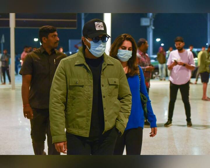 Ram and his wife flew to Los Angeles. They were photographed at the airport. All eyes are on Ram, who always manages to look effortlessly suave while also looking dapper.