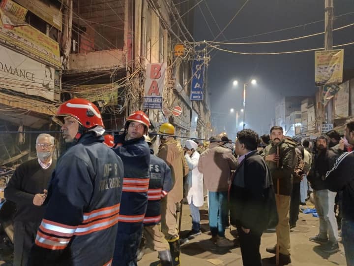 Delhi Sadar Bazar Fire: दिल्ली के सदर बाजार में लगी आग, एलपीजी सिलेंडर फटा, एक घायल