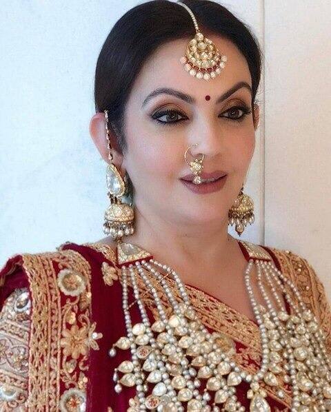 हार-झुमकों से हटकर नीता अंबानी का फेवरेट गहना है उनकी नथ, कलेक्शन में शामिल हैं एक से एक नायाब हीरे की नथ