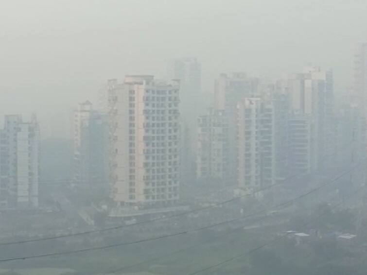 UP Air Pollution Noida sector 62 aqi 425 recorded is very dangerous UP Air Quality Index: नोएडा की हवा में घुट रहा दम, प्रदूषण से राहत के आसार नहीं, जानिये कैसा रहेगा आज का मौसम