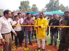 Photo: डोंगराच्या टोकावर देवाचं मंदिर, जीव मुठीत घेऊन भक्त घेतात दर्शन