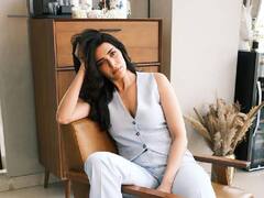 PHOTO: करिश्मा तन्नाचा बॉसी लुक, पाहा तिची सिझलिंग स्टाईल!