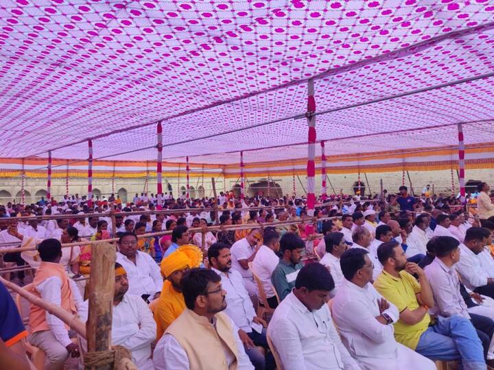 या कार्यक्रमासाठी यशवंतराव महाराजांवर आणि होळकर घराण्यावर प्रेम करणाऱ्या लोकांसह अनेक ऐतिहासिक घराण्यांचे वंशज, सामाजिक राजकीय क्षेत्रात कार्यरत मान्यवर, प्रशासकीय अधिकारी, अठरा पगड जातीतील विविध संघटना, इतिहास प्रेमी मोठ्या संख्येने राज्य आणि देशभरातून उपस्थित होते.