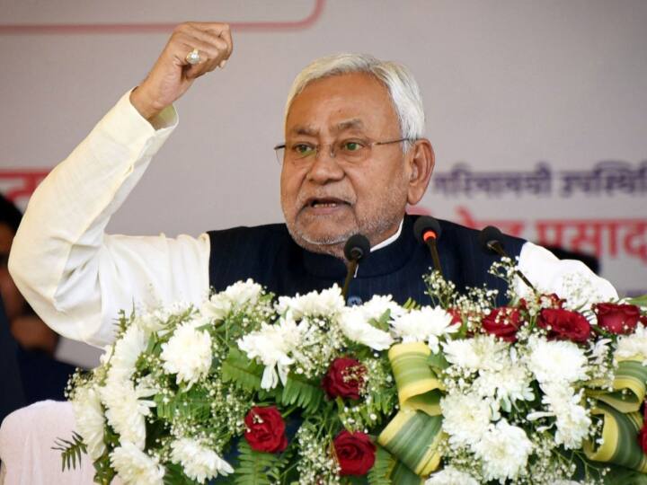 Bihar Nitish Kumar Yatra Caste Census Development  Prashant Kishor Bihar: 18 साल में 8 बार सीएम बने नीतीश, फिर क्यों रह गया राज्य के विकास का मलाल