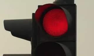 Traffic Rules: ਜ਼ਰੂਰ ਜਾਣੋ ਲਾਲ ਬੱਤੀ 'ਤੇ ਰੁਕਣ ਦਾ ਇਹ ਨਿਯਮ, ਨਹੀਂ ਤਾਂ ਕੱਟਿਆ ਜਾਵੇਗਾ ਚਲਾਨ
