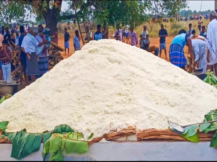 மலை, மலையா சோறு.. அண்டா, அண்டாவா கறிக்குழம்பு - ஆண்கள் மட்டுமே பங்கேற்கும் விநோத திருவிழா..!