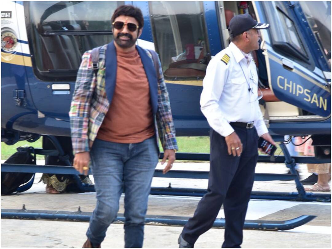 Balakrishna Safe : బాలకృష్ణ సేఫ్ - ఒంగోలులో హెలికాఫ్టర్ ఎమర్జెన్సీ ల్యాండింగ్, అసలు ఏమైందంటే? Balakrishna Safe Pilot Landed safely after analyzing technical issue in helicopter in ongole Balakrishna Safe : బాలకృష్ణ సేఫ్ - ఒంగోలులో హెలికాఫ్టర్ ఎమర్జెన్సీ ల్యాండింగ్, అసలు ఏమైందంటే?