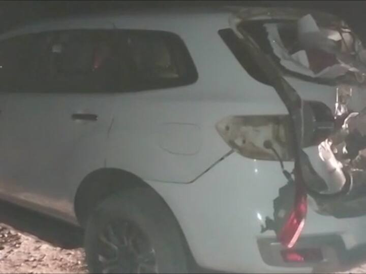 काल (शुक्रवारी) रात्री सव्वादहाच्या सुमारास आमदार योगेश कदम यांच्या गाडीला पोलादपूरजवळ रायगड हद्दीत अपघात झाला.