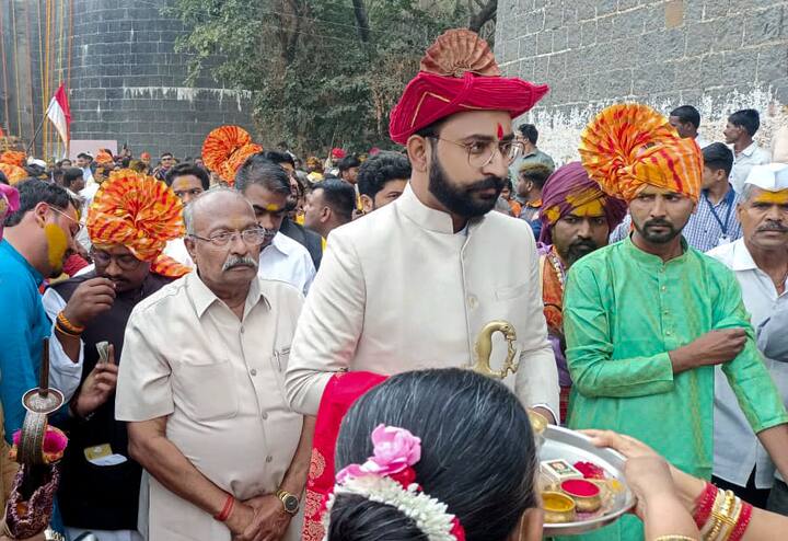 ऐतिहासिक घटनांचा साक्षीदार असलेला वाफगावचा किल्ला आजही दुर्लक्षित उपेक्षित आहे. त्याचे जतन संवर्धन व्हावं यासाठी सर्वांनी एकत्र आले पाहिजे असेही होळकर म्हणाले.
