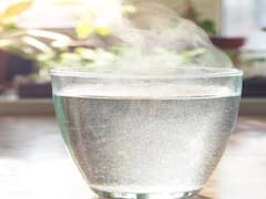 ज्यादा गर्म पानी पीने से शरीर में दिखने लगते हैं यह बदलाव, जानिए कितना गर्म पानी शरीर के लिए है जरूरी