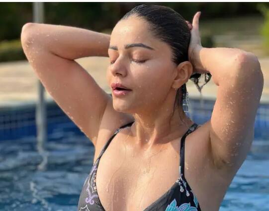 Rubina Dilaik Photos: ਛੋਟੇ ਪਰਦੇ ਦੀ ਮਸ਼ਹੂਰ ਅਦਾਕਾਰਾ ਰੁਬੀਨਾ ਦਿਲਾਇਕ ਨੇ ਸੋਸ਼ਲ ਮੀਡੀਆ 'ਤੇ ਆਪਣੀਆਂ ਖੂਬੀਆਂ ਤਸਵੀਰਾਂ ਸ਼ੇਅਰ ਕਰਕੇ ਪ੍ਰਸ਼ੰਸਕਾਂ ਦਾ ਧਿਆਨ ਆਪਣੇ ਵੱਲ ਖਿੱਚਿਆ ਹੈ। ਫੋਟੋਆਂ ਦੇਖੋ।