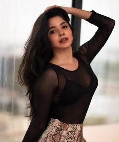 Divyabharathi : கருப்பு உடையில் கலக்கும் பேச்சுலர் நாயகி திவ்யபாரதி !