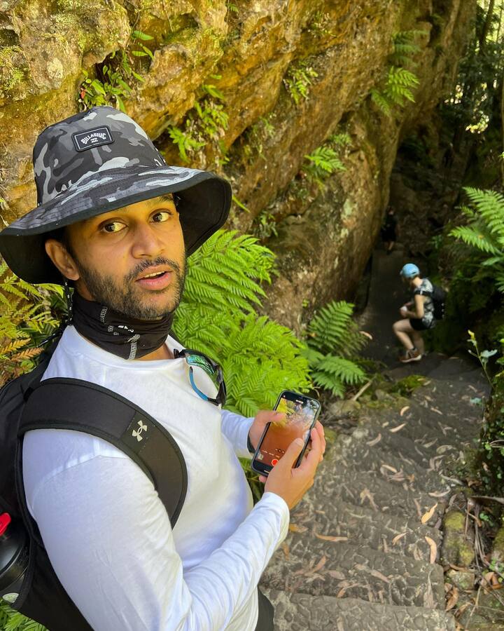 ప్రస్తుతం అమెరికాలో ఉన్న ఆయన తన టూర్ ఫోటోలు ఇన్ స్టాలో పోస్టు చేశాడు. -Image Credit: Abhijeet/Instagram