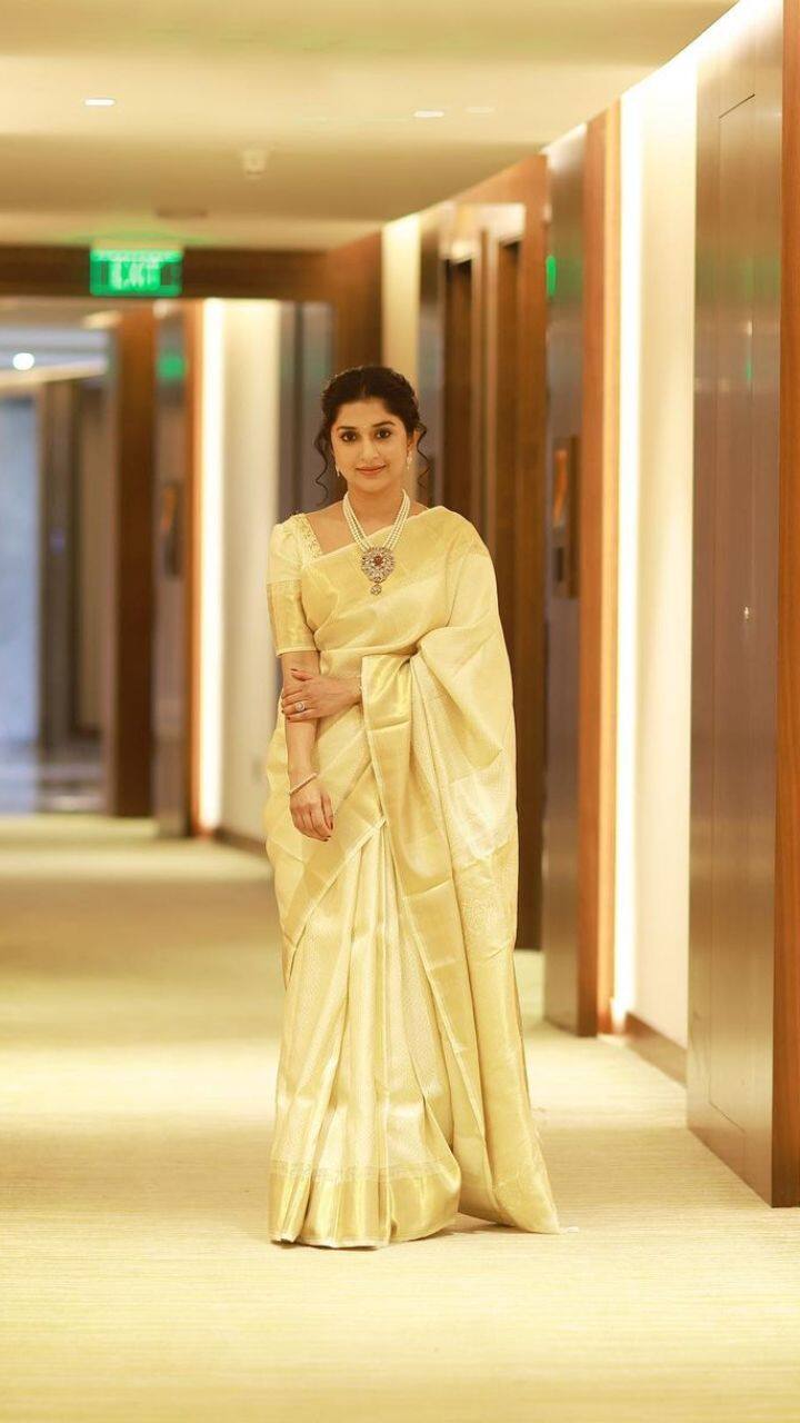 'பாடம் ஒன்னு: ஒரு விளப்பம்’ என்ற மலையாள திரைப்படத்திற்காக தேசிய விருதைப் பெற்றார் மீரா