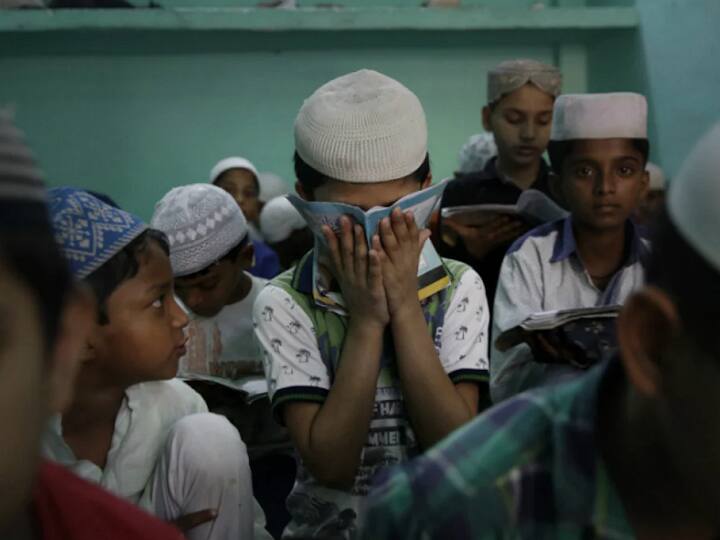 Right To Education NCPCR letter to States and UTs for identify non-Muslim students in madrasas 'मदरसों के गैर-मुस्लिम बच्चों की पहचान कर सामान्य शिक्षण संस्थानों में कराएं दाखिला', बाल अधिकार संरक्षण आयोग के राज्यों को निर्देश