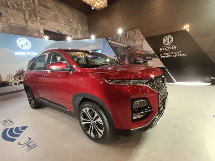 There are ADAS Level 2 features too and that is crucial since it would one of the most accessible SUVs with ADAS available in India. The rear seats have terrific space and the huge comfort levels are a bonus too while there is a flat floor which makes three passengers an easy fit. (Image Credit: Somanth Chatterjee)