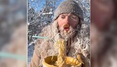 Viral Video: ਖਾਣ ਲਈ ਘਰੋਂ ਬਾਹਰ ਨਿਕਲਿਆ ਸੀ ਵਿਅਕਤੀ, ਦਾੜ੍ਹੀ-ਮੁੱਛਾਂ ਦੇ ਨਾਲ ਕਟੋਰੇ ਵਿੱਚ ਹੀ ਜੰਮ ਗਏ ਨੂਡਲਜ਼