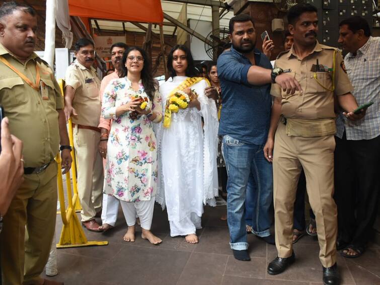 Kajol Devgan With Daughter Nysa Seek Blessings At Siddhivinayak Temple In Mumbai