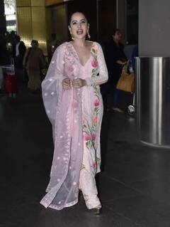 Television : હંમેશા સુપરહોટ અવતારમાં દેખાતી ઉર્ફીએ આ વખતે બધાને ચોંકાવ્યા, જુઓ સંસ્કારી અવતાર