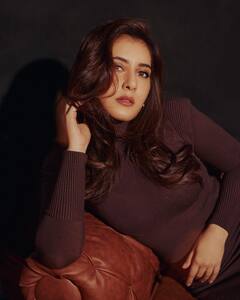 Raashii Khanna Photos : निखळ सौंदर्याची खाण... अभिनेत्री राशी खन्ना दिसतेय छान