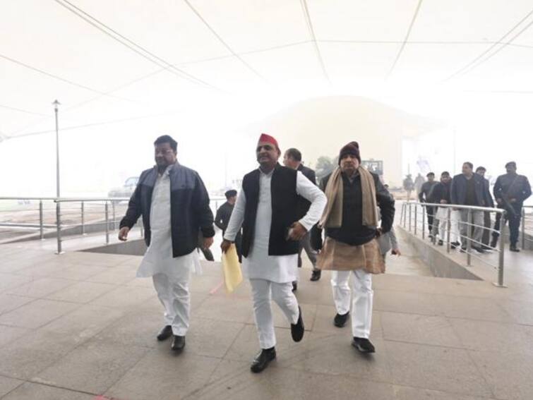 'What If You Poison Me': Akhilesh Yadav Refuses Tea At Police Headquarters In Lucknow — Watch 'What If You Poison Me': Akhilesh Yadav Refuses Tea At Police Headquarters In Lucknow — Watch