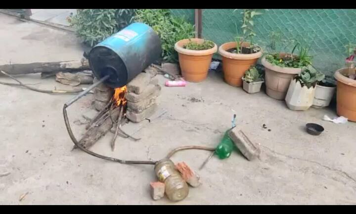 बुलढाणा येथील शारदा ज्ञानपीठमध्ये शिकणारा धनंजय थोरात हा आठवीत शिकणारा विद्यार्थी उत्कृष्ट ठरला.