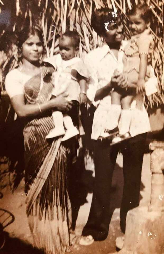 இவரின் தந்தை பல முன்னனி பாடகர்களுடன் கிட்டார் வாசித்திருக்கிறார்