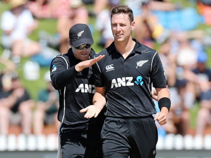 New Zealand's pacer Matt Henry Injured During test match against Pakistan and Out from ODI series against India and Pakistan न्यूजीलैंड को लगा बड़ा झटका, भारत दौरे से पहले चोटिल हुआ यह स्टार तेज गेंदबाज, सीरीज से बाहर