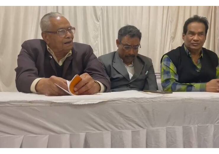 Ujjain: जिस पूर्व विधायक ने बनाया करोड़ों का कॉलेज, बेटे ने उन्हीं को कर दिया बेदखल, जानें मामला Ujjain News Former MLA Mahavir Prasad Vashishth son evicted him from MIT College he made ANN Ujjain: जिस पूर्व विधायक ने बनाया करोड़ों का कॉलेज, बेटे ने उन्हीं को कर दिया बेदखल, जानें मामला