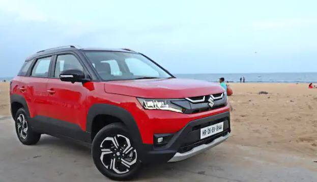 ਦੇਸ਼ ਦੀ ਪ੍ਰਮੁੱਖ ਆਟੋਮੋਬਾਈਲ ਨਿਰਮਾਤਾ ਕੰਪਨੀ ਮਾਰੂਤੀ ਸੁਜ਼ੂਕੀ ਨੇ ਆਪਣੀ ਗ੍ਰੈਂਡ ਵਿਟਾਰਾ ਨੂੰ CNG ਵੇਰੀਐਂਟ 'ਚ ਪੇਸ਼ ਕੀਤਾ ਹੈ। ਜਿਸ ਦੀ ਸ਼ੁਰੂਆਤੀ ਕੀਮਤ 12.85 ਲੱਖ ਰੁਪਏ ਐਕਸ-ਸ਼ੋਰੂਮ ਰੱਖੀ ਗਈ ਹੈ। CNG 'ਤੇ ਇਸ SUV ਦੀ ਮਾਈਲੇਜ 26.6 kmkg ਹੋਵੇਗੀ।