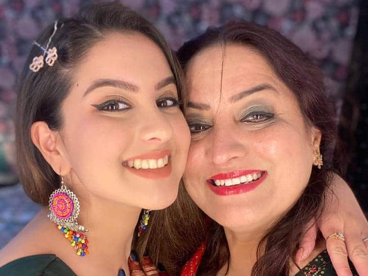 Tunisha Sharma Mother Vanita Sharma reveals she did not strangle her तुनिषा शर्मा का गला दबाने के आरोप पर छलका मां वनीता शर्मा का दर्द, कहा- ‘मुझे उसे डांटने का हक है लेकिन...’