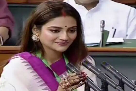 ਇੰਨਾ ਹੀ ਨਹੀਂ, ਨਿਖਿਲ ਜੈਨ ਨਾਲ ਉਸਦੇ ਵਿਆਹ ਤੋਂ ਬਾਅਦ ਦੇਵਬੰਦ ਦੇ ਮੌਲਵੀਆਂ ਦੇ ਇੱਕ ਸਮੂਹ ਨੇ ਦਾਅਵਾ ਕੀਤਾ ਕਿ ਬਸੀਰਹਾਟ ਦੀ ਸੰਸਦ ਮੈਂਬਰ ਨੁਸਰਤ ਜਹਾਂ ਨੇ ਇਸਲਾਮ ਧਰਮ ਦਾ ਅਪਮਾਨ ਕੀਤਾ ਹੈ। ਜਾਮੀਆ ਸ਼ੇਖ-ਉਲ-ਹਿੰਦ ਦੇ ਮੁਫਤੀ ਅਸਦ ਕਾਸਮੀ ਨੇ ਕਿਹਾ ਸੀ ਕਿ- ਗੈਰ-ਮੁਸਲਮਾਨਾਂ ਨੂੰ ਮੰਗਲਸੂਤਰ, ਸਿੰਦੂਰ ਅਤੇ ਵੰਦੇ ਮਾਤਰਮ ਕਹਿਣਾ ਇਸਲਾਮ ਧਰਮ ਦੇ ਖਿਲਾਫ ਹੈ। ਧਿਆਨ ਰਹੇ ਕਿ ਇਸੇ ਕਾਰਨ ਨੁਸਰਤ ਖਿਲਾਫ ਫਤਵਾ ਵੀ ਜਾਰੀ ਕੀਤਾ ਗਿਆ ਸੀ। ਬਾਅਦ ਵਿੱਚ ਨੁਸਰਤ ਨੇ ਟਵੀਟ ਕਰਕੇ ਆਪਣੇ ਜਵਾਬ ਵਿੱਚ ਕਿਹਾ ਸੀ ਕਿ ਉਸ ਨੂੰ ਕੀ ਪਹਿਨਣਾ ਚਾਹੀਦਾ ਹੈ, ਇਸ ਬਾਰੇ ਕਿਸੇ ਨੂੰ ਟਿੱਪਣੀ ਨਹੀਂ ਕਰਨੀ ਚਾਹੀਦੀ। ਕਿਉਂਕਿ ਵਿਸ਼ਵਾਸ ਕਿਸੇ ਵੀ ਪਹਿਰਾਵੇ ਤੋਂ ਪਰੇ ਹਨ।