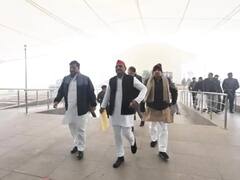 Akhilesh Yadav : ’விஷம் கலந்திருக்கலாம்.’ போலீசார் வழங்கிய டீ-யை குடிக்க மறுத்த அகிலேஷ் யாதவ்; பரபரப்பு வீடியோ!